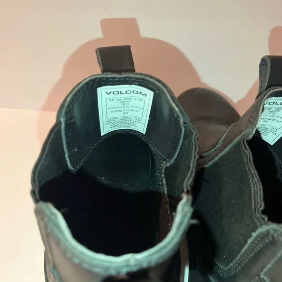 Volcom Slip-on Boots - Picture 4 of 5